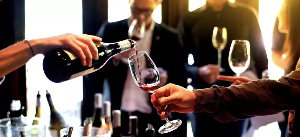 nghệ thuật nếm rượu vang